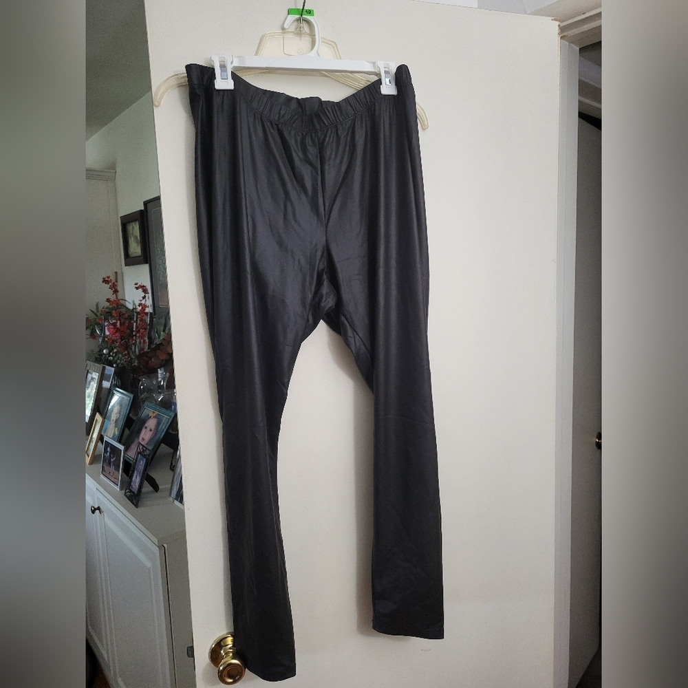 Faux leather leggings (Torrid)